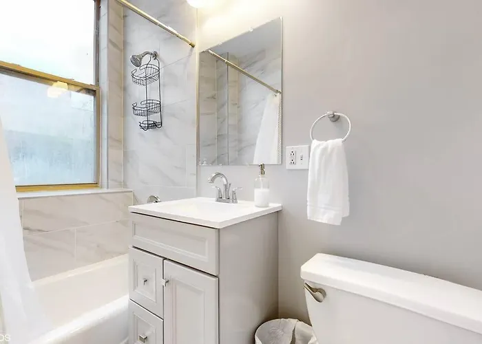 Hébergement de vacances Chic L Near Downtown & Il Medical District *