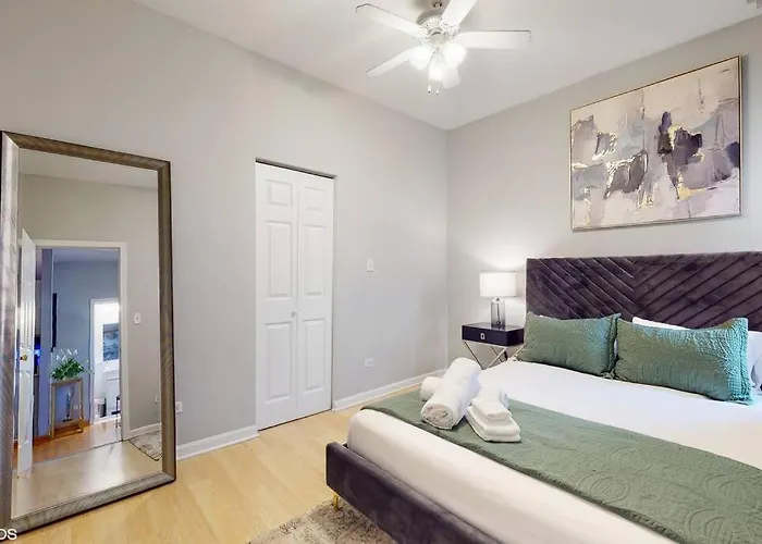 Chic L Near Downtown & Il Medical District Hébergement de vacances